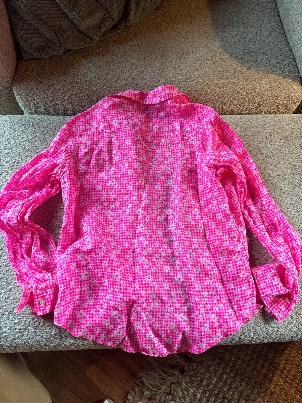 Lilly Pulitzer 100% linen Hot Pink & White Floral button up Top